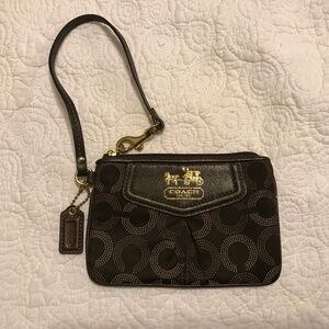 EUC Coach brown optic top zip logo wristlet with hang tag